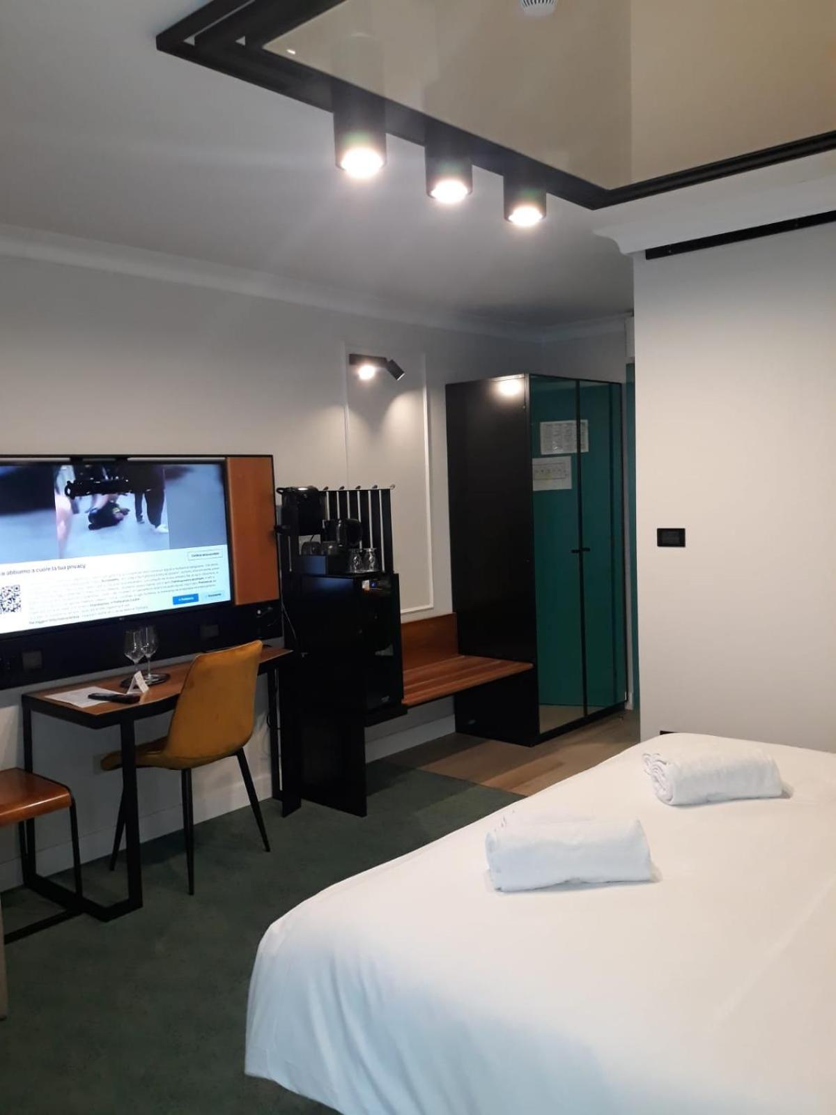 Hotel Celis Barcis Buitenkant foto