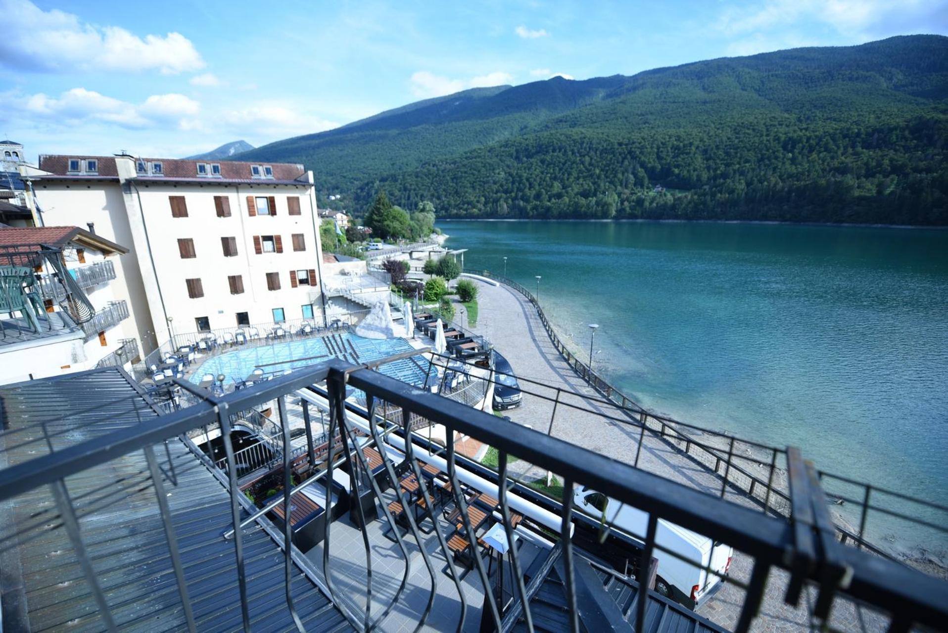 Hotel Celis Barcis Buitenkant foto